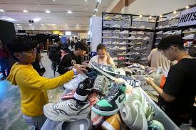 tren sneakers Indonesia 2025